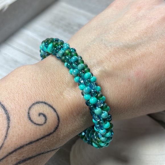 Aqua and teal crocheted bracelet - Picture 3 of 6